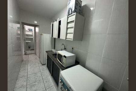 Cozinha de apartamento para alugar com 1 quarto, 45m² em Centro, São Vicente