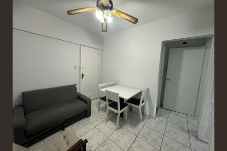 Sala de apartamento para alugar com 1 quarto, 45m² em Centro, São Vicente