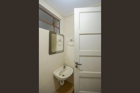 Casa à venda com 120m², 2 quartos e 2 vagasLavabo