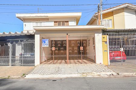 Casa à venda com 120m², 2 quartos e 2 vagasFachada