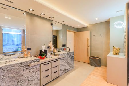 Casa à venda com 385m², 3 quartos e 2 vagasBanheiro da Suíte 1