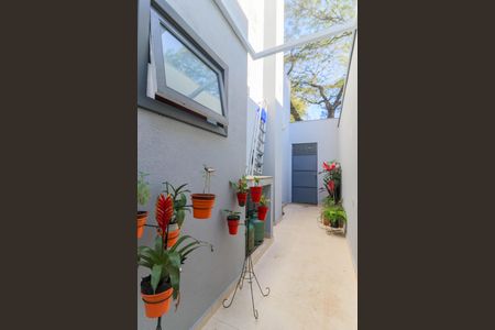 Casa à venda com 385m², 3 quartos e 2 vagasCorredor Externo