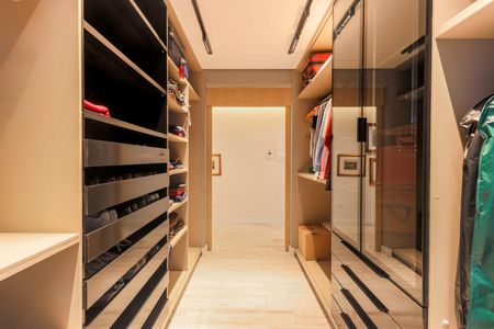 Casa à venda com 385m², 3 quartos e 2 vagasCloset da Suíte 1