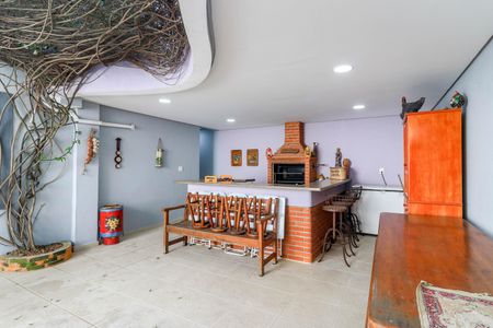 Casa à venda com 385m², 3 quartos e 2 vagasChurrasqueira