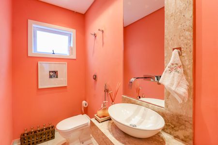 Casa à venda com 385m², 3 quartos e 2 vagasLavabo