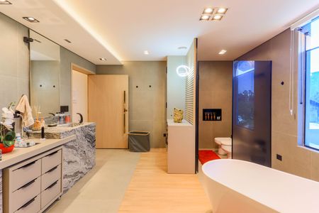 Casa à venda com 385m², 3 quartos e 2 vagasBanheiro da Suíte 1