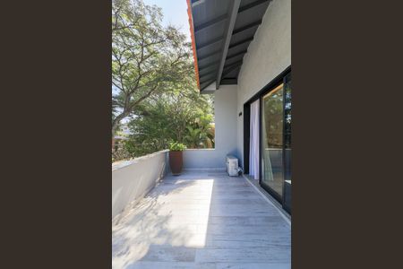 Casa à venda com 385m², 3 quartos e 2 vagasVaranda da Suíte 1