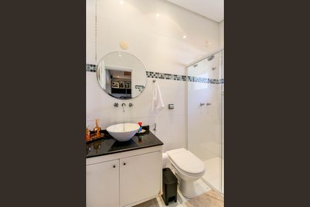 Casa à venda com 385m², 3 quartos e 2 vagasBanheiro da Suíte 2