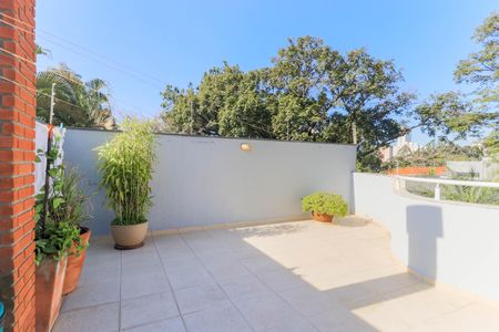 Casa à venda com 385m², 3 quartos e 2 vagasQuintal