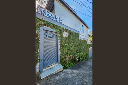 Casa à venda com 385m², 3 quartos e 2 vagasFachada