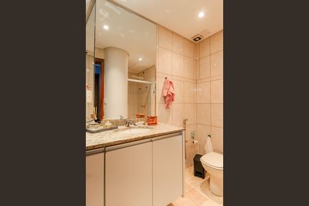 Casa à venda com 385m², 3 quartos e 2 vagasBanheiro de Serviço