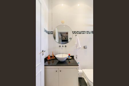 Casa à venda com 385m², 3 quartos e 2 vagasBanheiro da Suíte 2