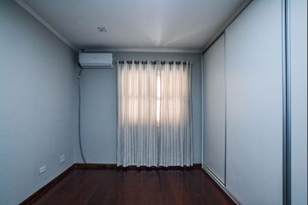 Casa para alugar com 211m², 3 quartos e 5 vagas Casa para alugar com 211m², 3 quartos e 5 vagasQuarto 2