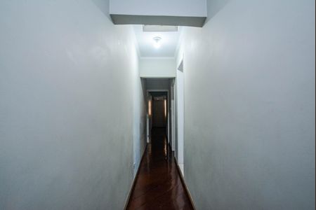 Casa para alugar com 211m², 3 quartos e 5 vagas Casa para alugar com 211m², 3 quartos e 5 vagasCorredor