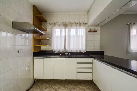 Casa para alugar com 211m², 3 quartos e 5 vagas Casa para alugar com 211m², 3 quartos e 5 vagasCozinha