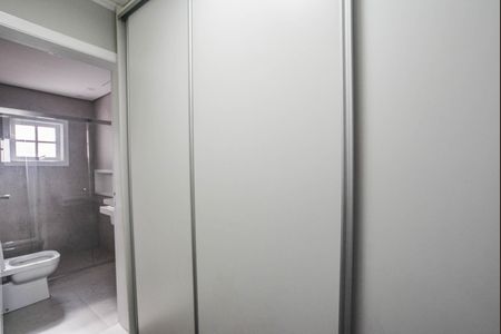 Casa para alugar com 211m², 3 quartos e 5 vagas Casa para alugar com 211m², 3 quartos e 5 vagasBanheiro da Suíte