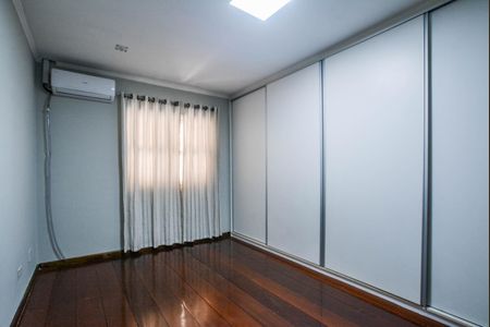 Casa para alugar com 211m², 3 quartos e 5 vagas Casa para alugar com 211m², 3 quartos e 5 vagasQuarto 2