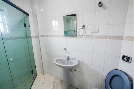 Casa para alugar com 211m², 3 quartos e 5 vagas Casa para alugar com 211m², 3 quartos e 5 vagasBanheiro social
