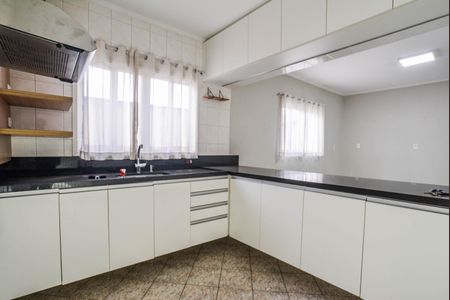 Casa para alugar com 211m², 3 quartos e 5 vagas Casa para alugar com 211m², 3 quartos e 5 vagasCozinha