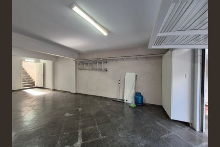 Casa para alugar com 211m², 3 quartos e 5 vagas Casa para alugar com 211m², 3 quartos e 5 vagasGaragem