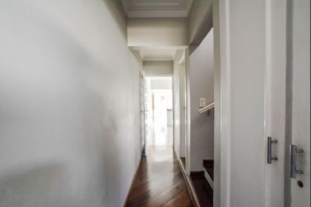 Casa para alugar com 211m², 3 quartos e 5 vagas Casa para alugar com 211m², 3 quartos e 5 vagasCorredor