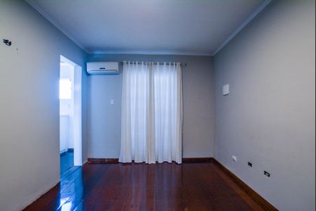 Casa para alugar com 211m², 3 quartos e 5 vagas Casa para alugar com 211m², 3 quartos e 5 vagasSuíte