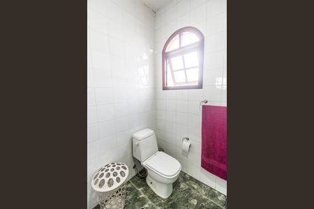 Casa de condomínio à venda com 438m², 3 quartos e 3 vagas Casa de condomínio à venda com 438m², 3 quartos e 3 vagasBanheiro da Suíte