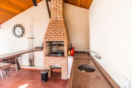 Casa de condomínio à venda com 438m², 3 quartos e 3 vagas Casa de condomínio à venda com 438m², 3 quartos e 3 vagasÁrea gourmet