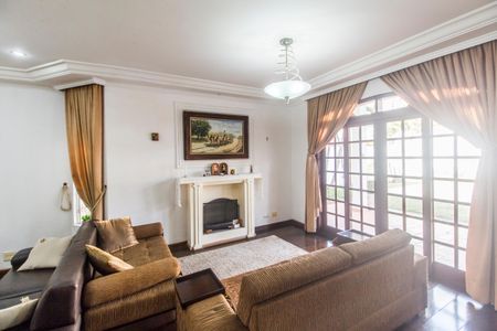 Casa de condomínio à venda com 438m², 3 quartos e 3 vagas Casa de condomínio à venda com 438m², 3 quartos e 3 vagasSala