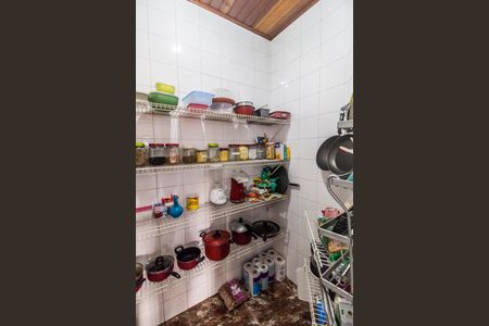 Casa de condomínio à venda com 438m², 3 quartos e 3 vagas Casa de condomínio à venda com 438m², 3 quartos e 3 vagasDespensa