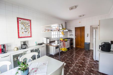 Casa de condomínio à venda com 438m², 3 quartos e 3 vagas Casa de condomínio à venda com 438m², 3 quartos e 3 vagasCozinha