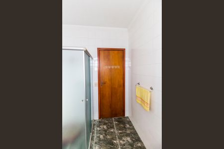 Casa de condomínio à venda com 438m², 3 quartos e 3 vagas Casa de condomínio à venda com 438m², 3 quartos e 3 vagasBanheiro da Suíte