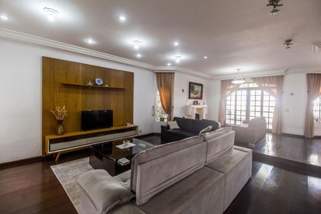 Casa de condomínio à venda com 438m², 3 quartos e 3 vagas Casa de condomínio à venda com 438m², 3 quartos e 3 vagasSala