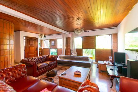 Casa para alugar com 300m², 3 quartos e 7 vagasSala