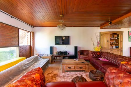 Casa para alugar com 300m², 3 quartos e 7 vagasSala