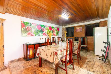 Casa para alugar com 300m², 3 quartos e 7 vagasSala