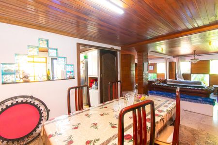 Casa para alugar com 300m², 3 quartos e 7 vagasSala