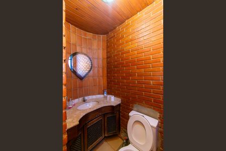 Casa para alugar com 300m², 3 quartos e 7 vagasBanheiro de Serviço