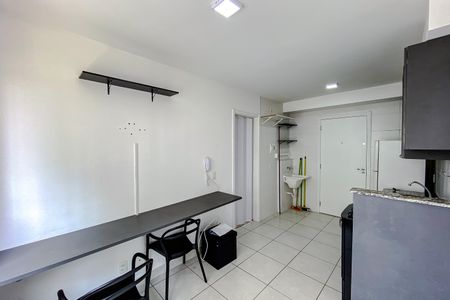Apartamento à venda com 28m², 1 quarto e sem vaga Apartamento à venda com 28m², 1 quarto e sem vagaSala