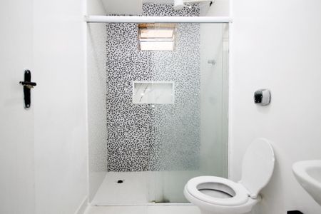 Banheiro de casa para alugar com 1 quarto, 34m² em Jardim Araruama, Cotia
