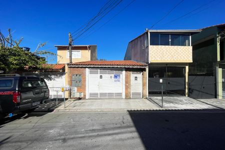 Fachada de casa para alugar com 1 quarto, 34m² em Jardim Araruama, Cotia