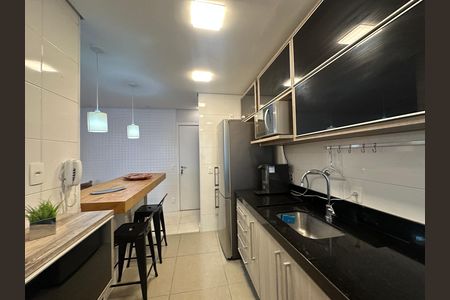 Apartamento para alugar com 85m², 2 quartos e 2 vagas Apartamento para alugar com 85m², 2 quartos e 2 vagasCozinha