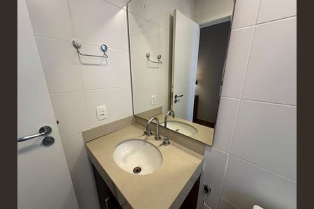Apartamento para alugar com 85m², 2 quartos e 2 vagas Apartamento para alugar com 85m², 2 quartos e 2 vagasBanheiro da Suíte 2