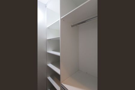 Apartamento para alugar com 49m², 3 quartos e 1 vagaCloset