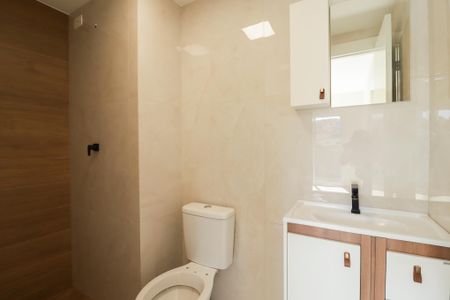 Apartamento à venda com 43m², 2 quartos e 1 vaga Apartamento à venda com 43m², 2 quartos e 1 vagaBanheiro social