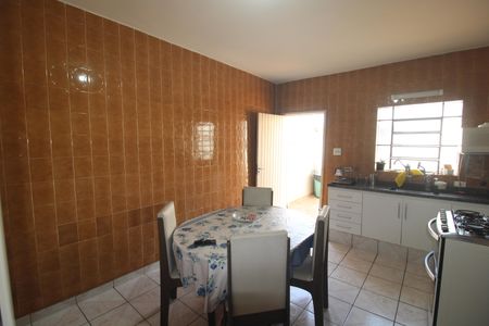 Casa à venda com 300m², 3 quartos e 3 vagasCozinha