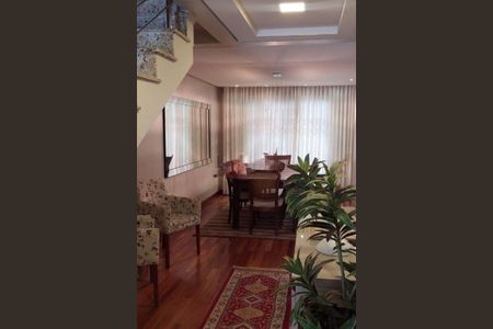 Casa à venda com 3 quartos, 202m² em Petrópolis, Porto Alegre