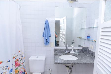 Casa para alugar com 312m², 6 quartos e 4 vagasBanheiro 2