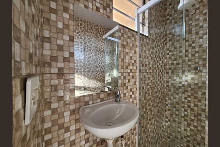 Banheiro de apartamento para alugar com 1 quarto, 36m² em Vila Emil, Mesquita