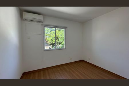 Suíte de casa de condomínio para alugar com 3 quartos, 150m² em Recreio dos Bandeirantes, Rio de Janeiro